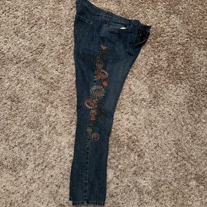 Embroidery Flower Denim Pants